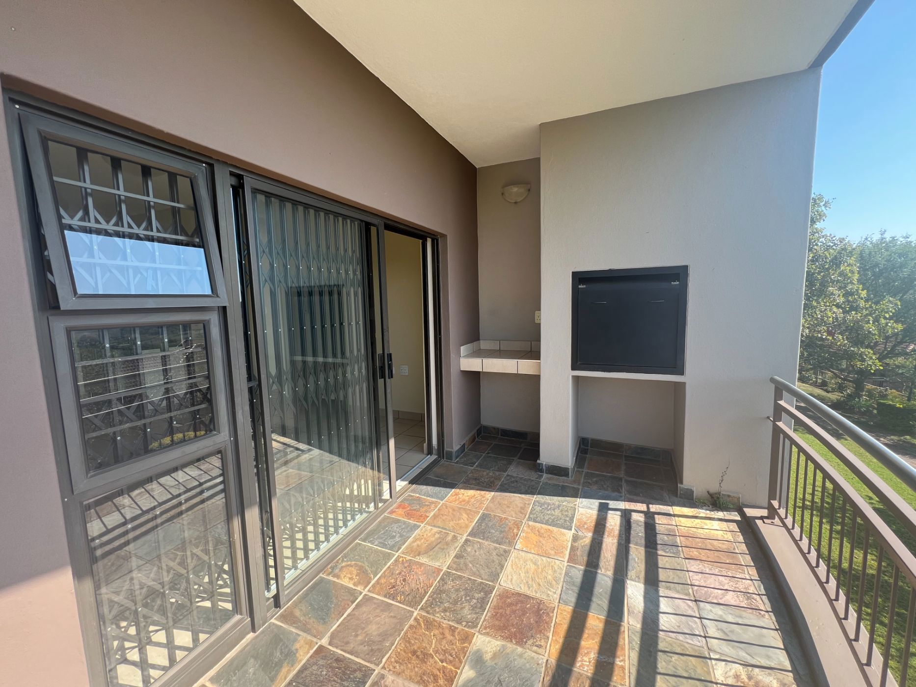 Apartment to rent in Bateleur Estate - 1NS1722001