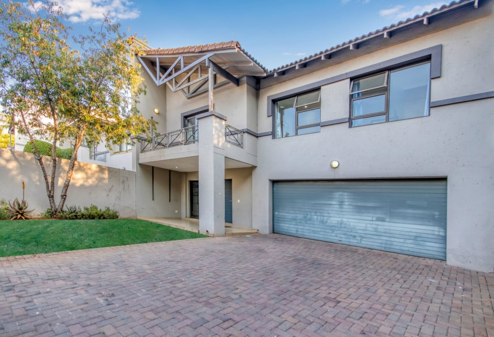 Double-storey cluster sold in Waverley, Johannesburg - HP1662310 Double-storey cluster sold in Waverley, Johannesburg - HP1662310