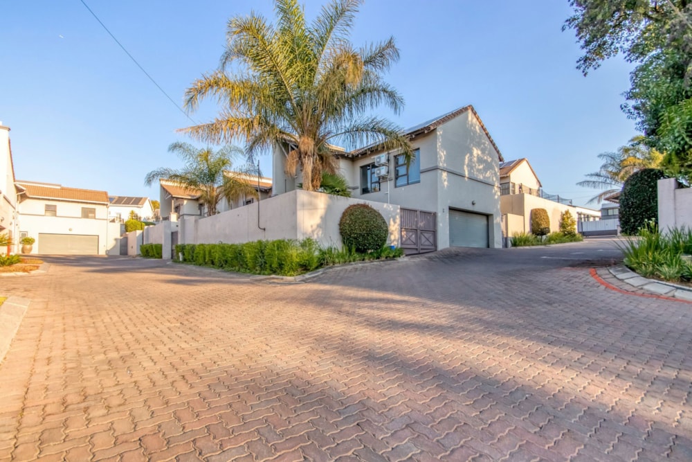 Double-storey cluster sold in Waverley, Johannesburg - HP1662310 Double-storey cluster sold in Waverley, Johannesburg - HP1662310