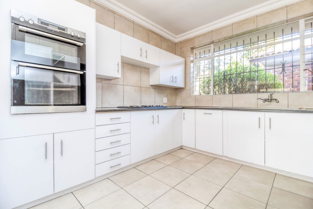 House for sale in Paulshof - FW1661975 House for sale in Paulshof - FW1661975