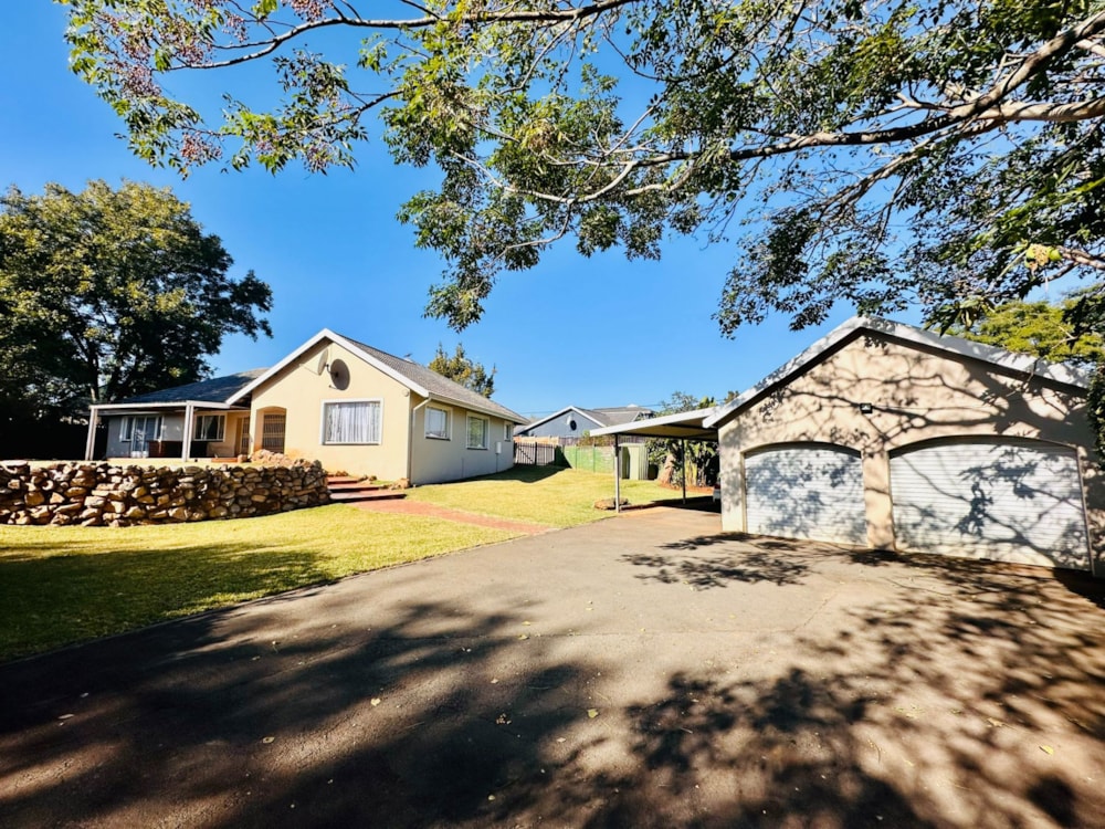 House sold in Hayfields - 1PM1738603
