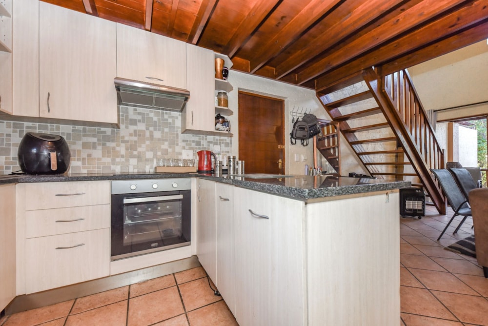 Loft sold in Douglasdale - FW1661125 Loft sold in Douglasdale - FW1661125