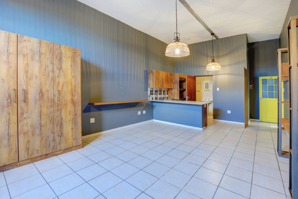 Bachelor apartment sold in Mossel Bay Central - 1MB1662436 Bachelor apartment sold in Mossel Bay Central - 1MB1662436