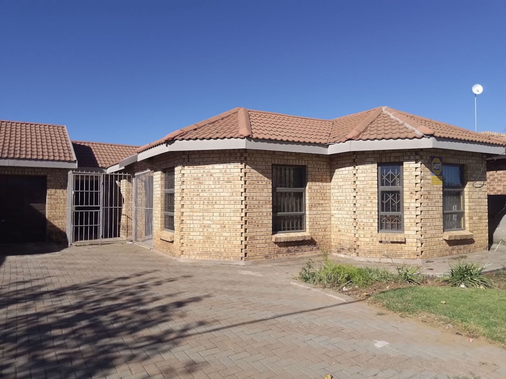 House for sale in Grasslands - 1BX1661281