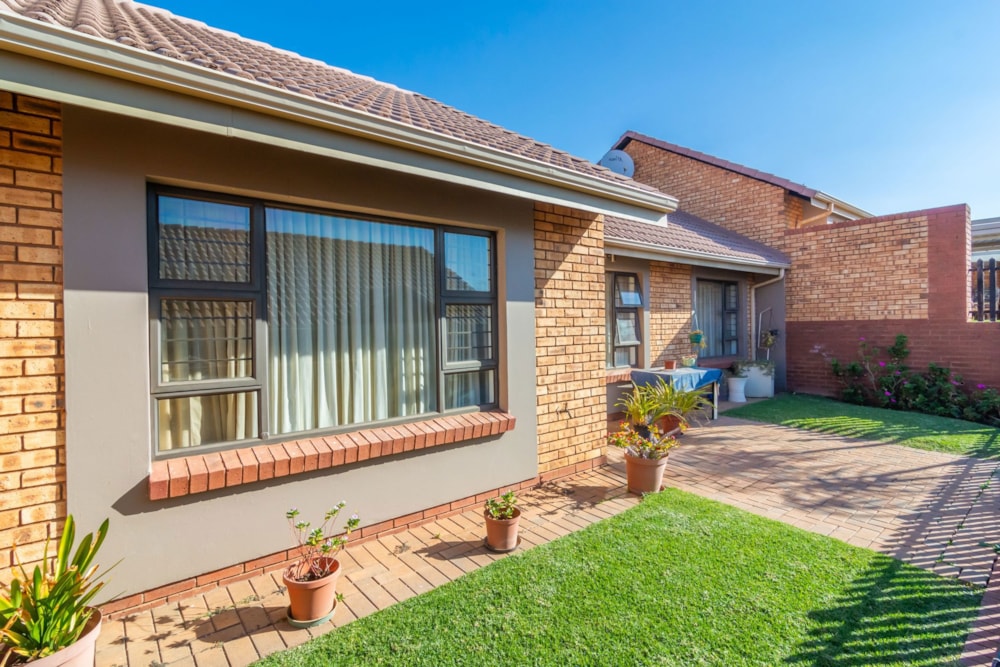 Single-storey retirement home sold in Featherbrooke Hills Retirement Village - 1KR1662866 Single-storey retirement home sold in Featherbrooke Hills Retirement Village - 1KR1662866