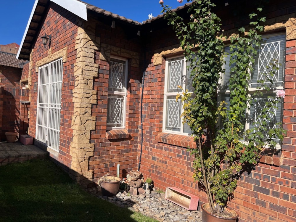 Townhouse for sale in Kiepersol, Bloemfontein - 1BX1662125 Townhouse for sale in Kiepersol, Bloemfontein - 1BX1662125