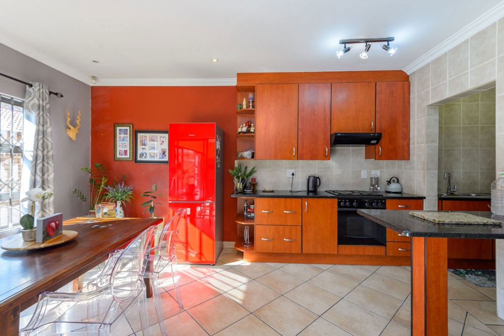 House sold in New Redruth - 1AB1661626 House sold in New Redruth - 1AB1661626