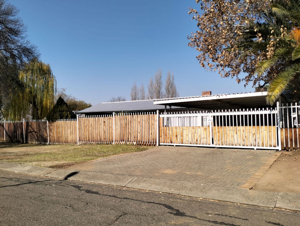 House to rent in Fichardt Park - 1BX1736041 House to rent in Fichardt Park - 1BX1736041