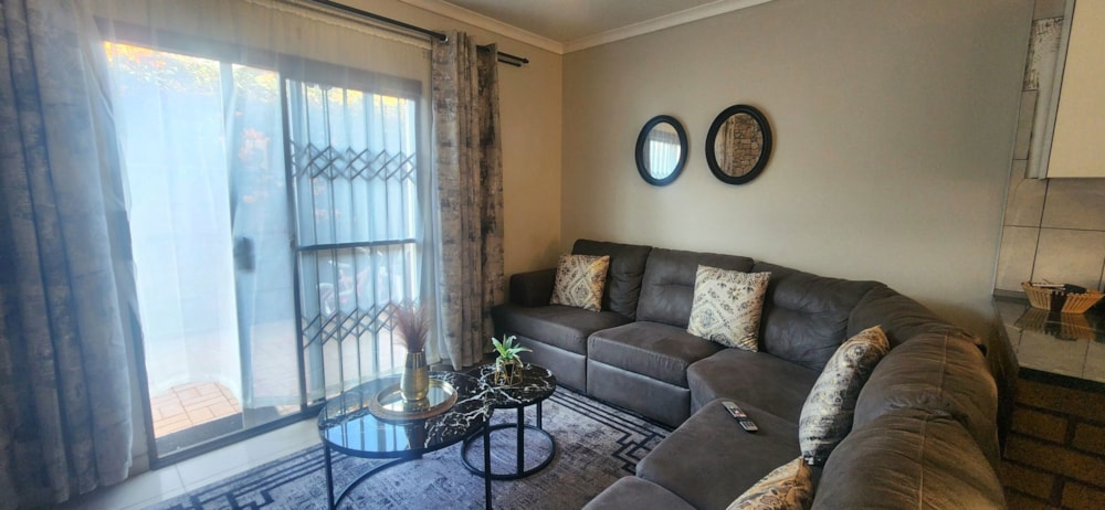 Apartment sold in Montclair, KwaZulu-Natal - 1WB1661365 Apartment sold in Montclair, KwaZulu-Natal - 1WB1661365