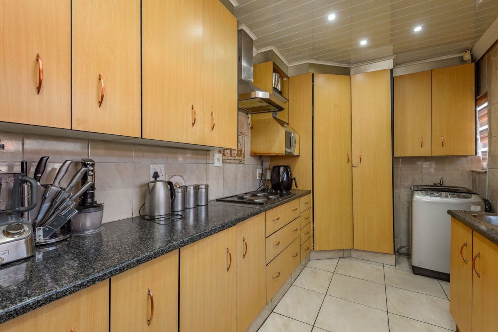 House sold in Lenasia South - 1GV1660337 House sold in Lenasia South - 1GV1660337