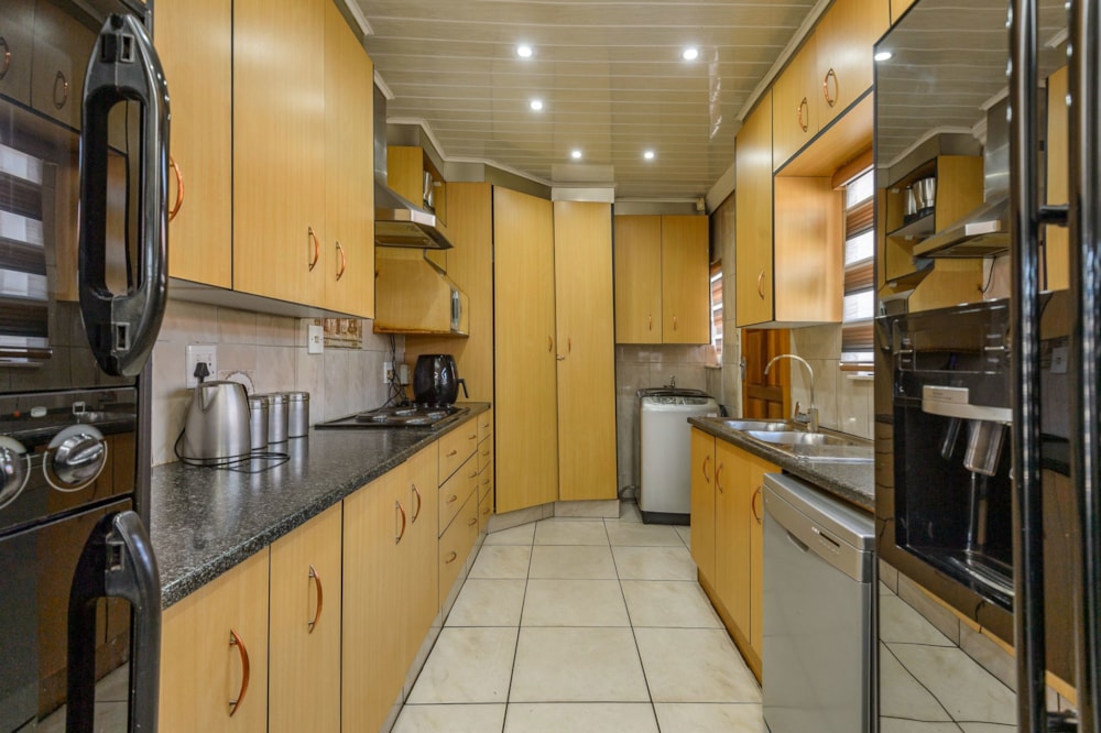 House sold in Lenasia South - 1GV1660337 House sold in Lenasia South - 1GV1660337