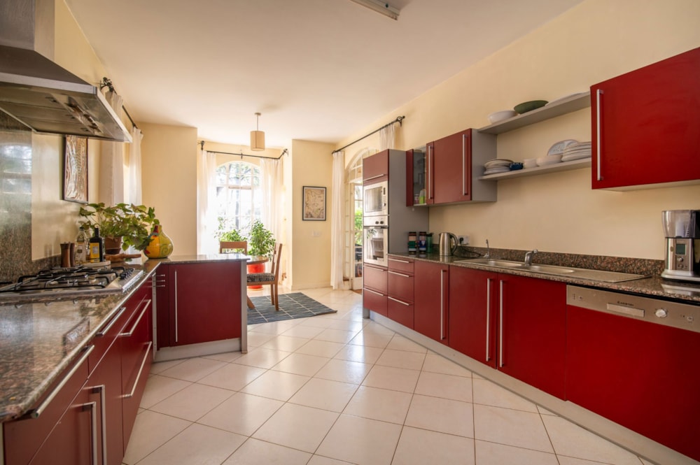 House sold in Kitisuru, Kenya - 3KE1674160 House sold in Kitisuru, Kenya - 3KE1674160