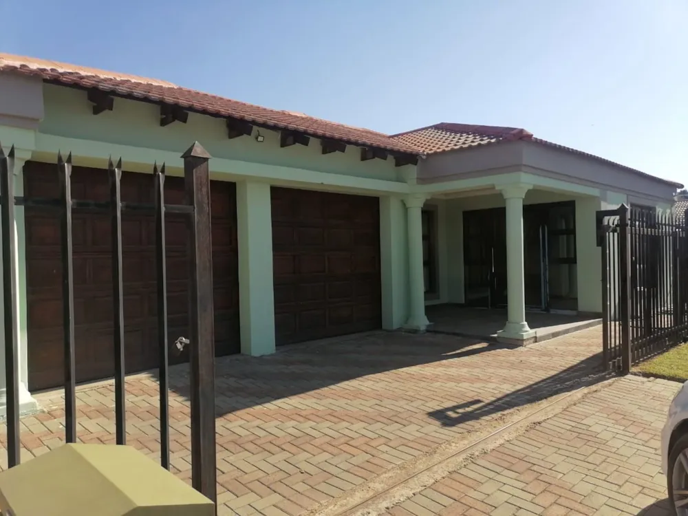 House for sale in Bloemspruit - 1BX1663794 House for sale in Bloemspruit - 1BX1663794