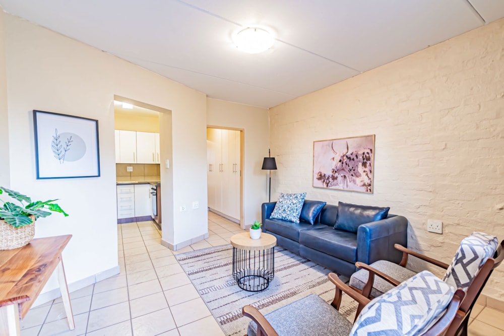 Security complex home for sale in Die Hoewes - CN1658729