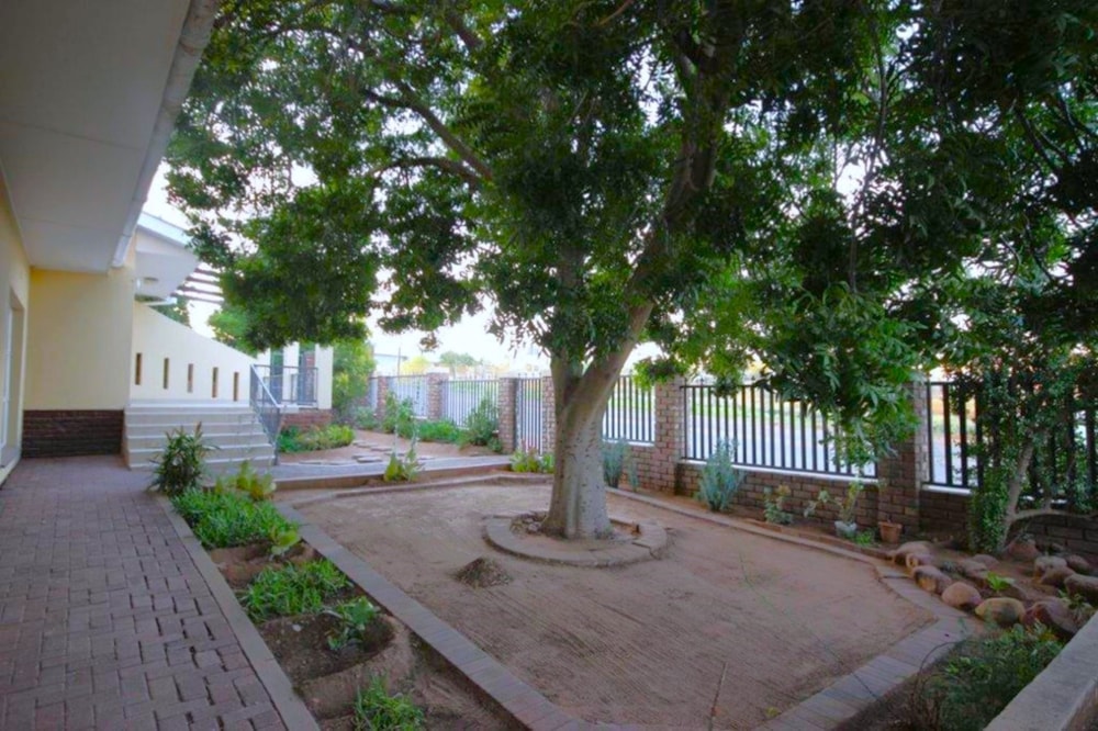 House for sale in Oudtshoorn - 1OU1661254 House for sale in Oudtshoorn - 1OU1661254