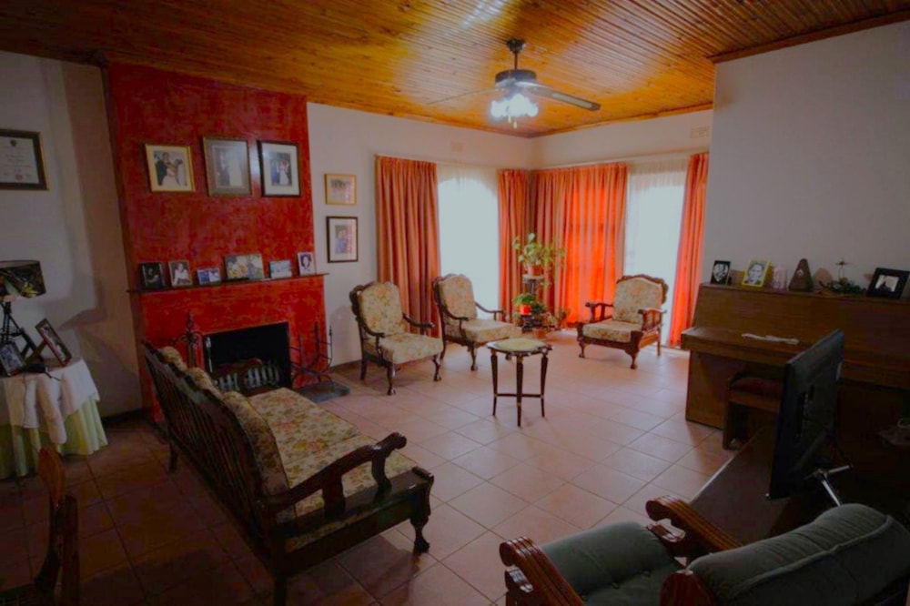 House for sale in Oudtshoorn - 1OU1661254 House for sale in Oudtshoorn - 1OU1661254