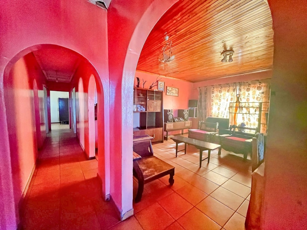 House for sale in Mountain View, Uitenhage, Kariega - 1UK1661174