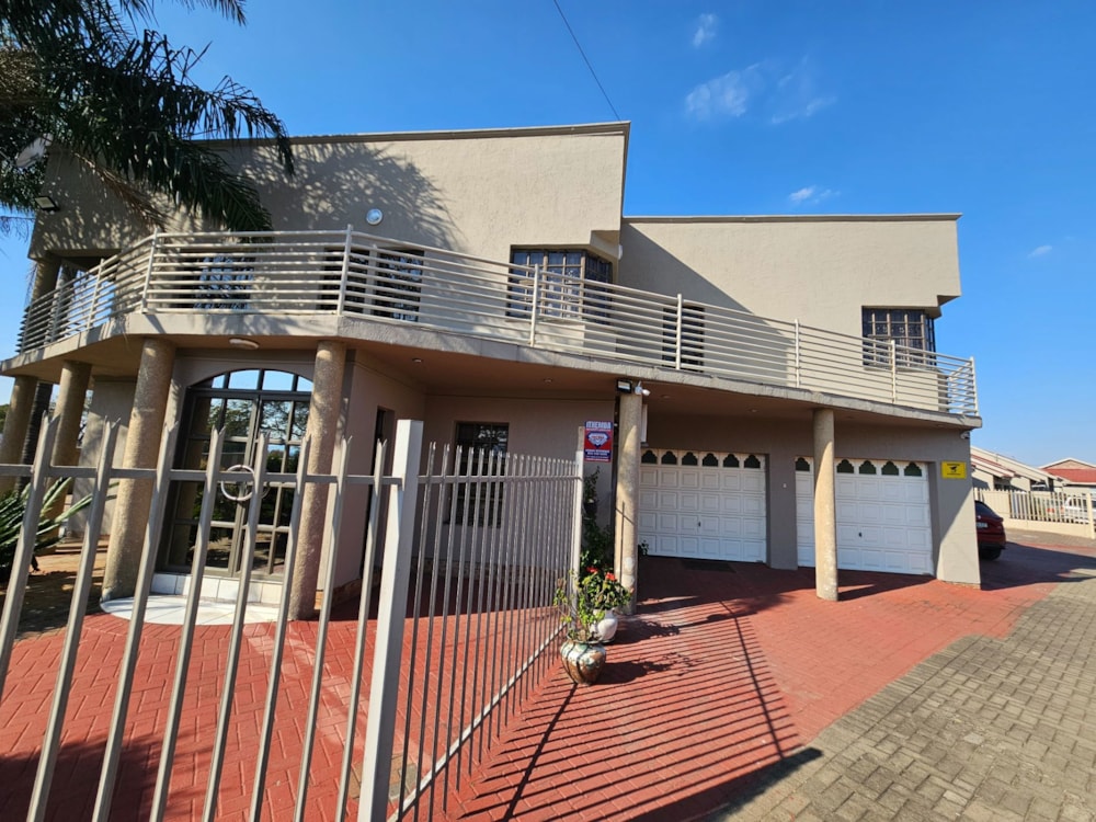 House for sale in Newcastle - 1NW1660476