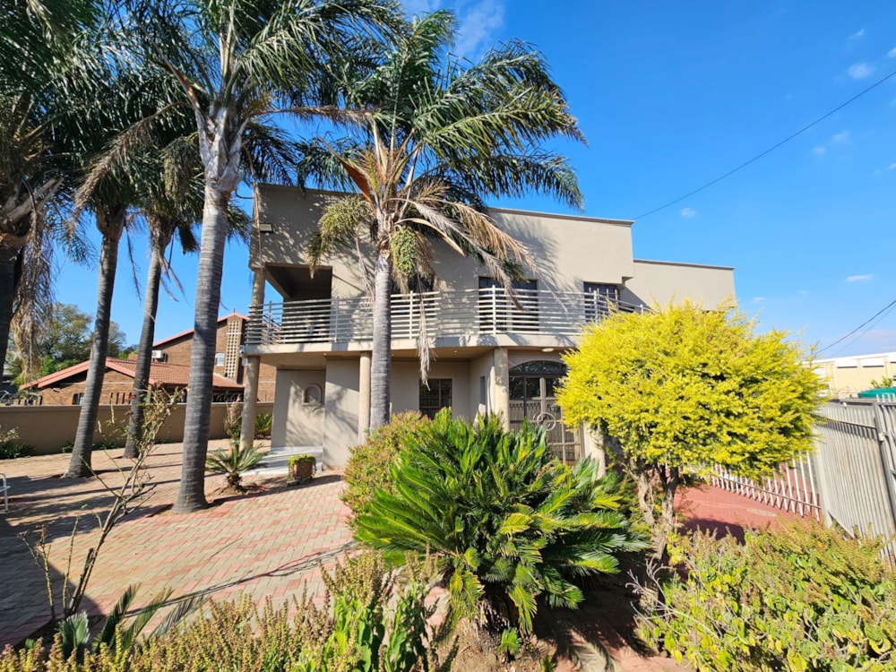 House for sale in Newcastle - 1NW1660476