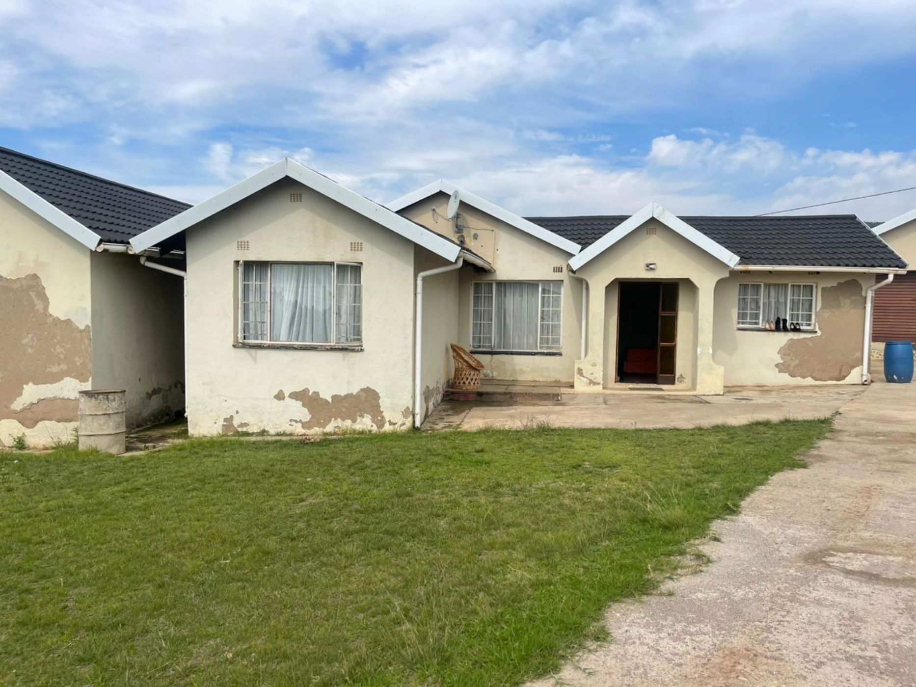 Commercial Building to rent in Tsolo - 1MH1660654