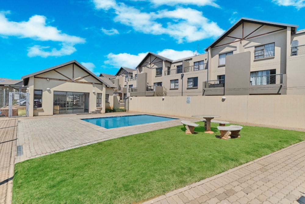 Apartment for sale in Ruimsig - RAN1661410 Apartment for sale in Ruimsig - RAN1661410