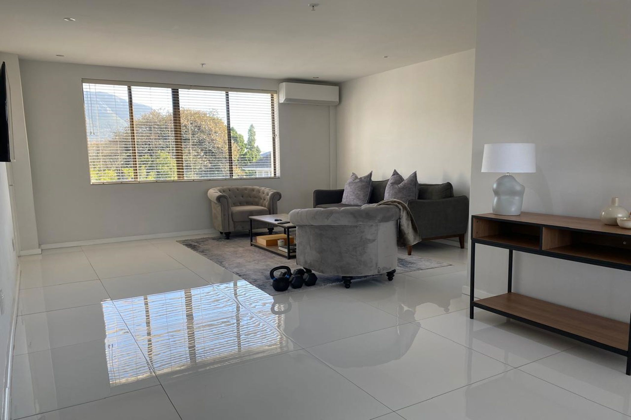 Apartment to rent in Kenilworth, Cape Town - RBL1740320