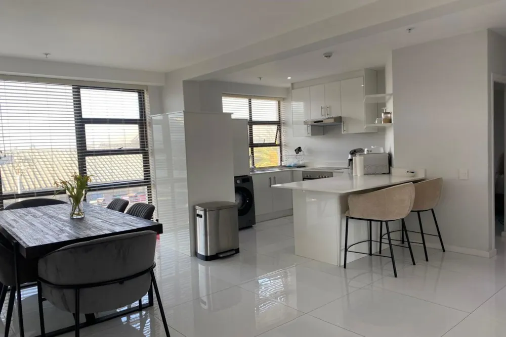 Apartment let in Kenilworth, Cape Town - RBL1740320 Apartment let in Kenilworth, Cape Town - RBL1740320
