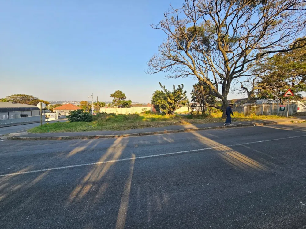 Vacant land sold in Montclair, KwaZulu-Natal - 1DA1660831 Vacant land sold in Montclair, KwaZulu-Natal - 1DA1660831