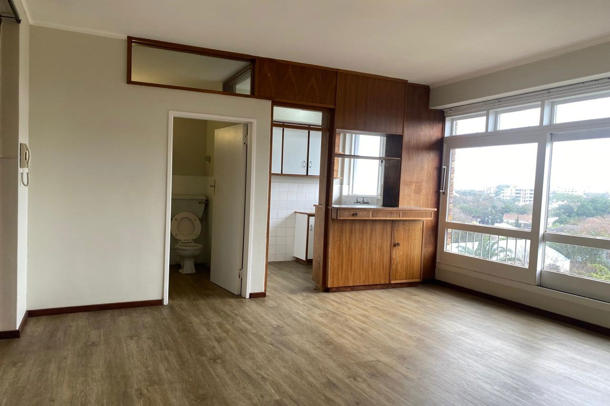 Studio apartment to rent in Rondebosch - RBL1726456