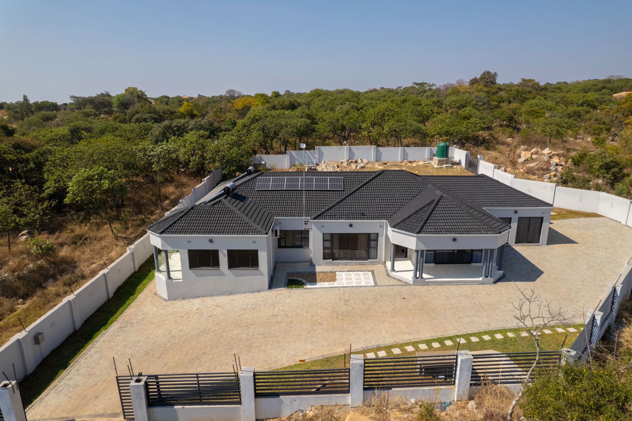 House for sale in Crowhill Views, Zimbabwe - 3ZB1661009