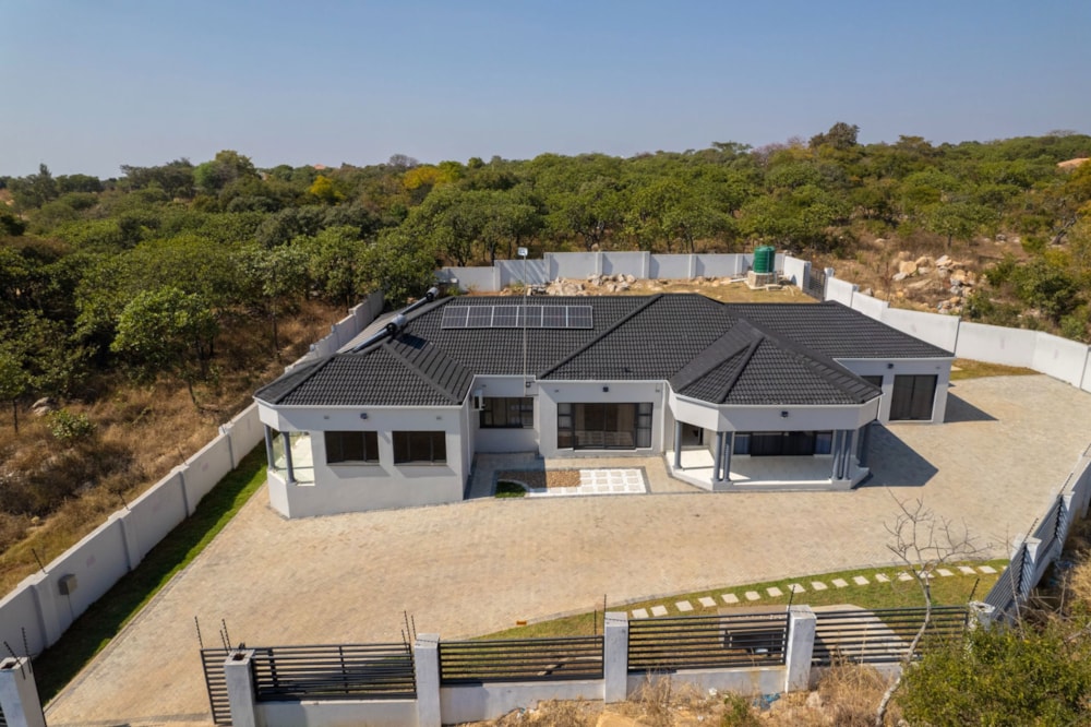 House for sale in Crowhill Views, Zimbabwe - 3ZB1661009