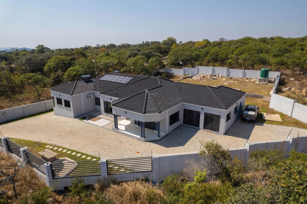 House for sale in Crowhill Views, Zimbabwe - 3ZB1661009 House for sale in Crowhill Views, Zimbabwe - 3ZB1661009