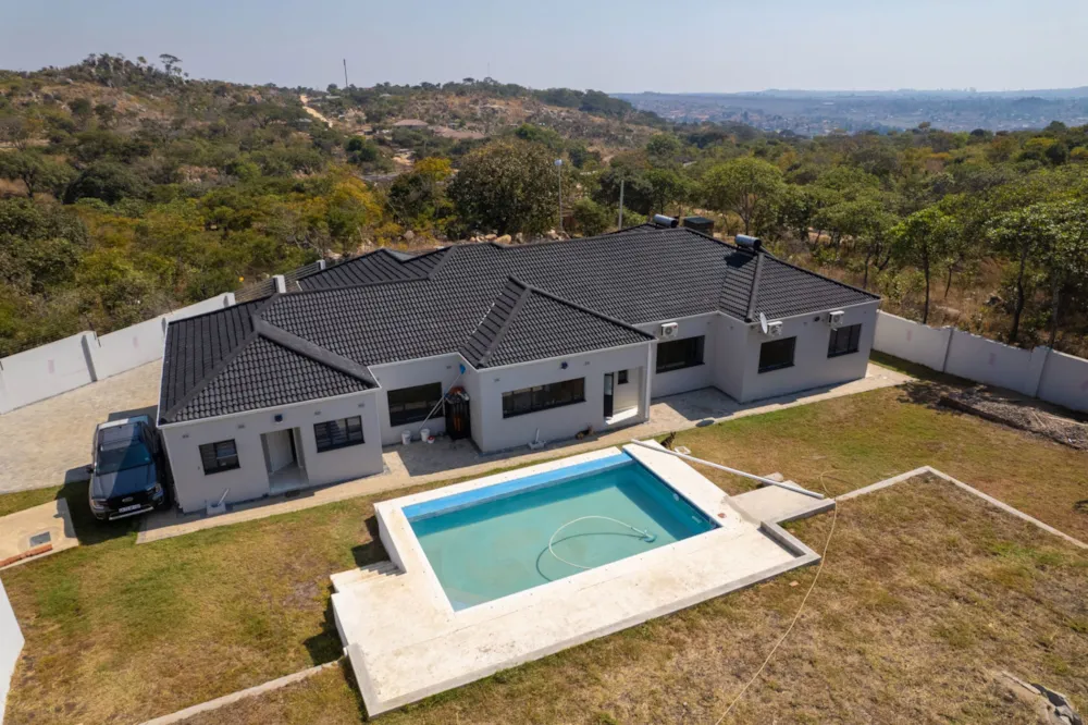 House for sale in Crowhill Views, Zimbabwe - 3ZB1661009 House for sale in Crowhill Views, Zimbabwe - 3ZB1661009