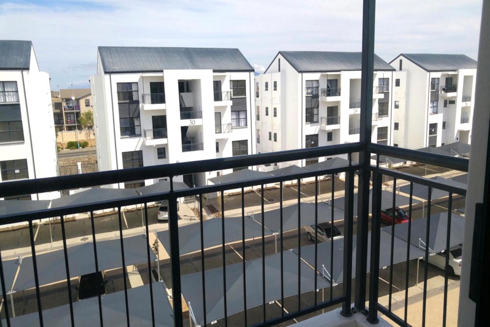 Apartment for sale in Sandown, Blouberg - 1TV1726851