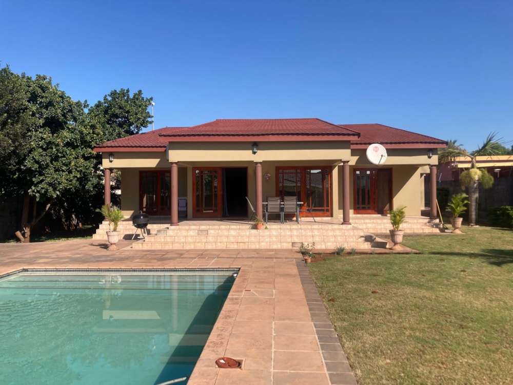 House to rent in Matola, Mozambique - 3MQ1661344 House to rent in Matola, Mozambique - 3MQ1661344