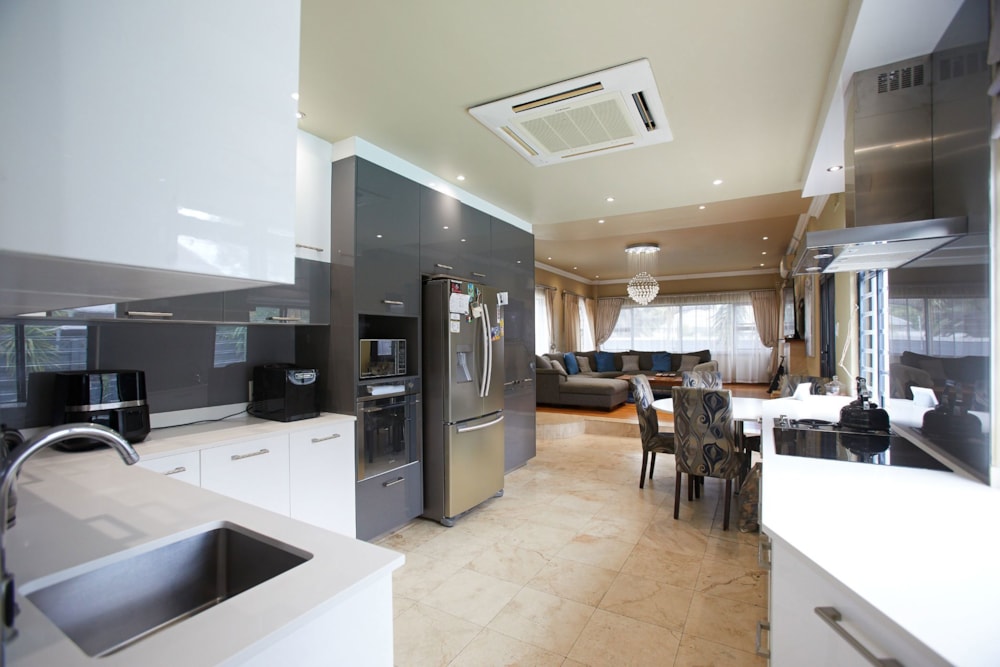 House let in Pinelands, Cape Town - RBL1706179