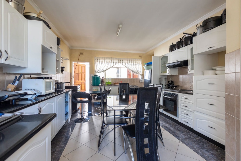 Double-storey house for sale in Borrowdale Brooke, Zimbabwe - 3ZB1661722