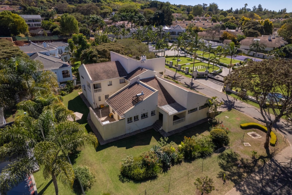 Double-storey house for sale in Borrowdale Brooke, Zimbabwe - 3ZB1661722