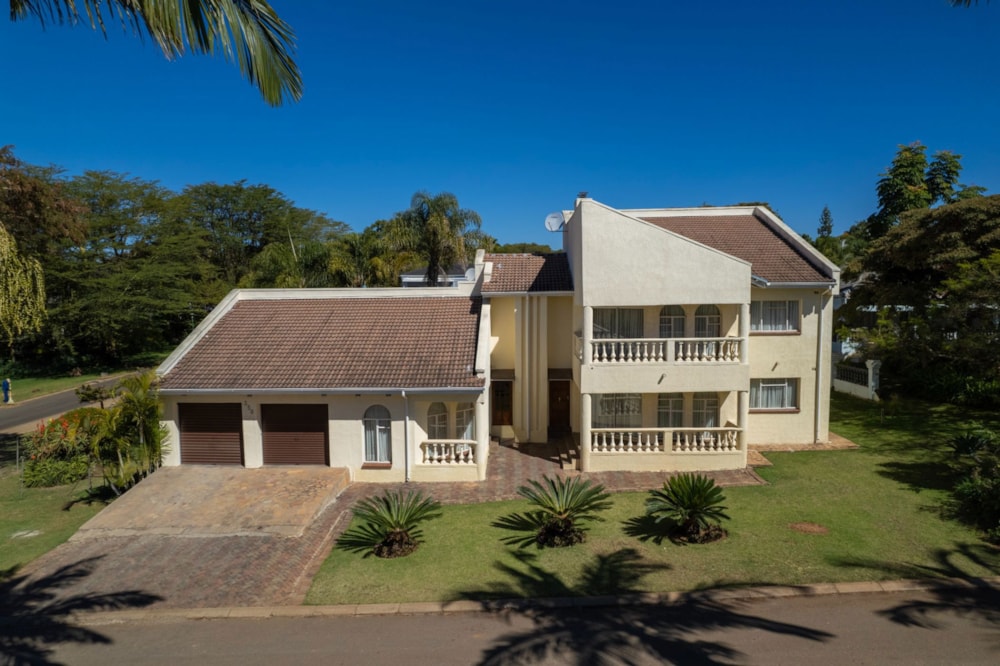 Double-storey house for sale in Borrowdale Brooke, Zimbabwe - 3ZB1661722