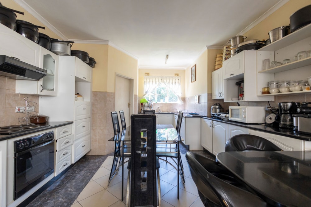 Double-storey house for sale in Borrowdale Brooke, Zimbabwe - 3ZB1661722