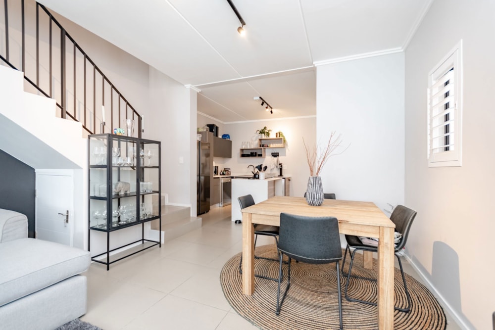 Townhouse let in Bryanston - JBL1674112 Townhouse let in Bryanston - JBL1674112