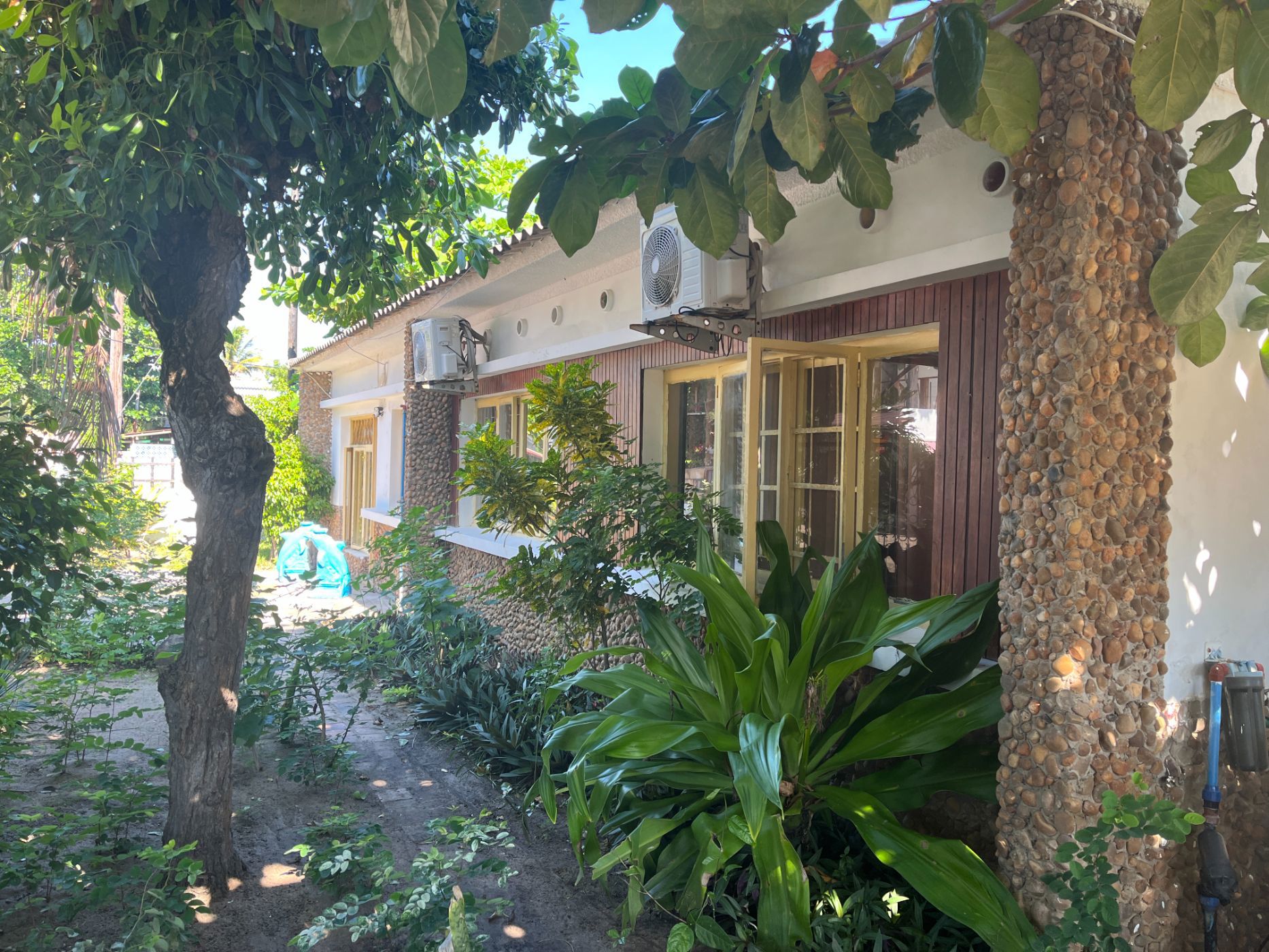 House for sale in Praia do Tofo, Mozambique - 3MQ1662539