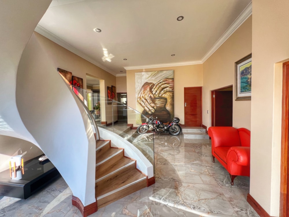 Double-storey house for sale in The Hills - PT1663207