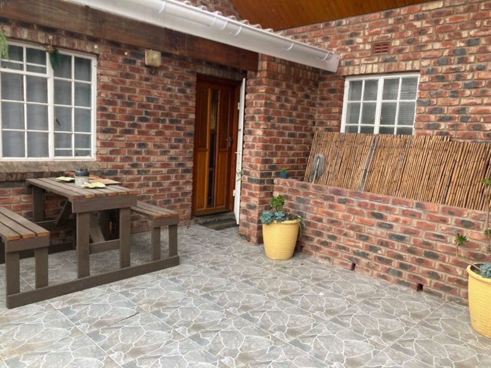 House for sale in King Williams Town (Qonce) - 1MH1663173