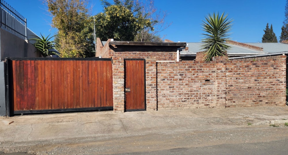 Townhouse sold in Cradock - 1KK1663344 Townhouse sold in Cradock - 1KK1663344