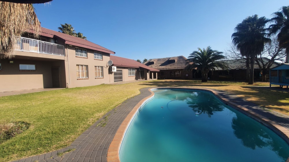 Smallholding for sale in Risiville - 1VT1664111