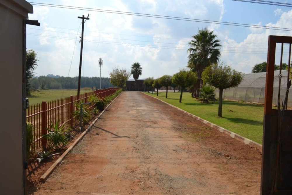 Smallholding for sale in Risiville - 1VT1664111