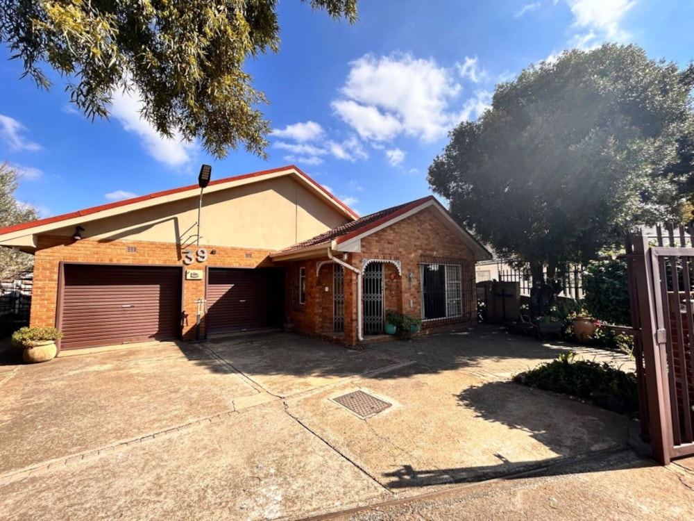 House for sale in Nigel Central - 1SP1663735