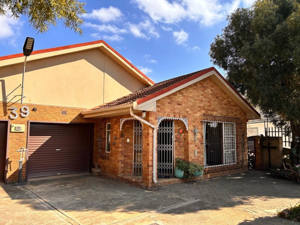 House for sale in Nigel Central - 1SP1663735