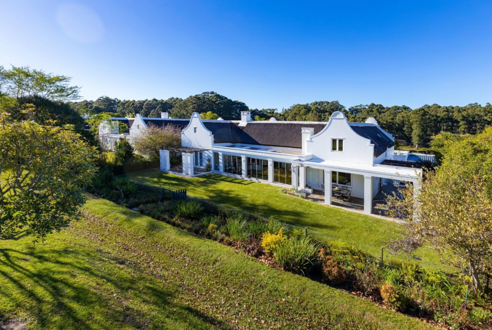 Golf estate house for sale in Fancourt - GEO1745358 Golf estate house for sale in Fancourt - GEO1745358